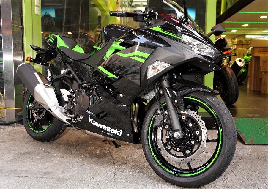 川崎2020款ninja400到店实拍 新增红色你喜欢吗?