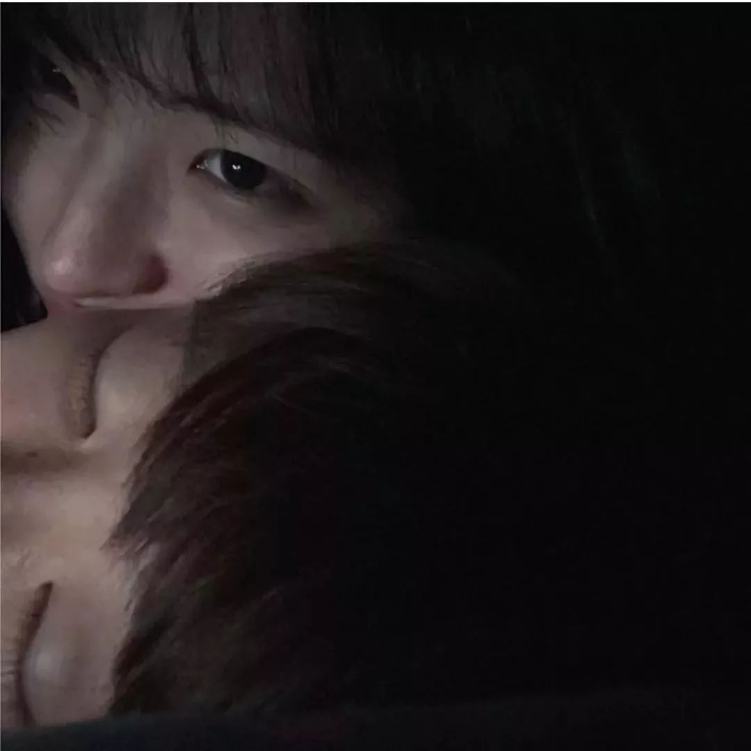第一个出柜的女爱豆？！公开示爱女友后，她被扒出了校园霸凌的黑历史…