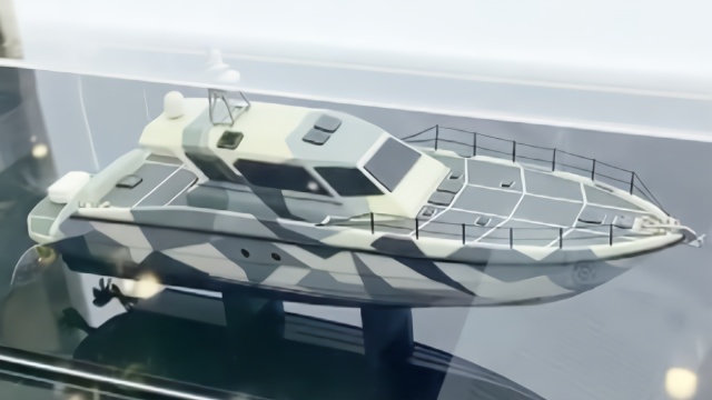 揭秘进博会“最大”巡逻艇内部空间，标价300万欧元起