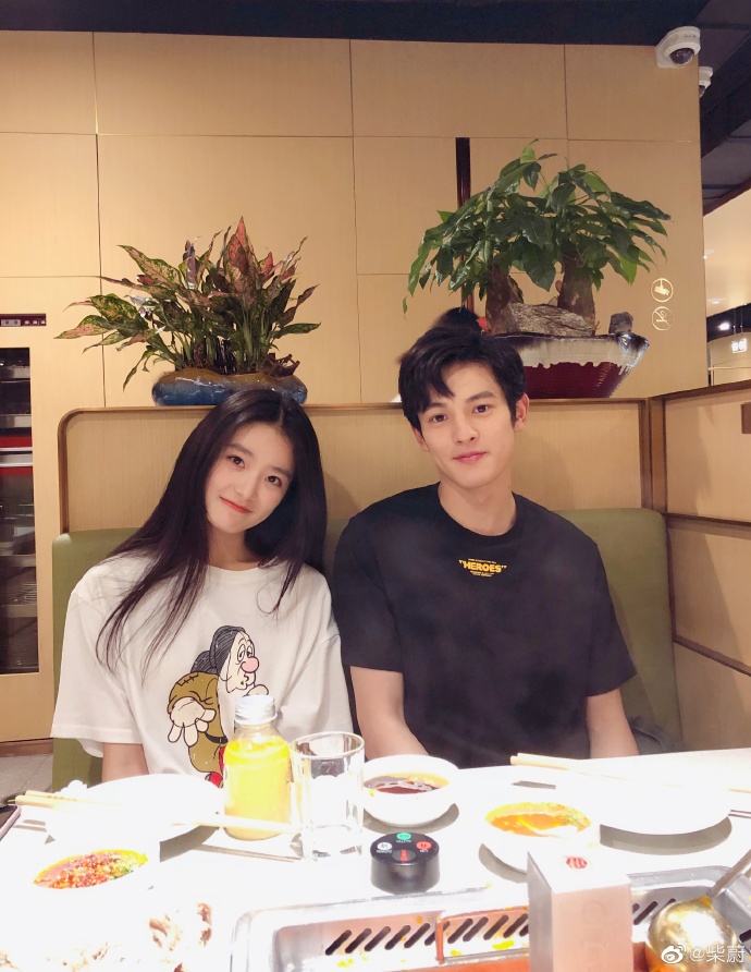 「喜天影视」柴蔚《初恋那件小事》追爱路漫漫 网友：糖里掺玻璃渣！