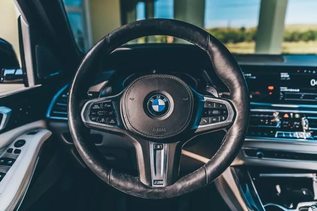 秉持运动、兼具豪华，全新一代BMW X5不再低调