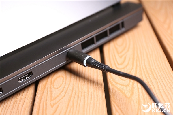 顶配i7+144Hz！小米游戏本2019款图赏
