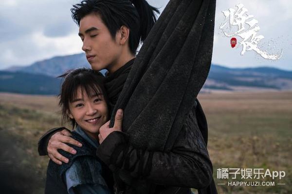 这操作要是换成女明星早被骂上热搜了吧？