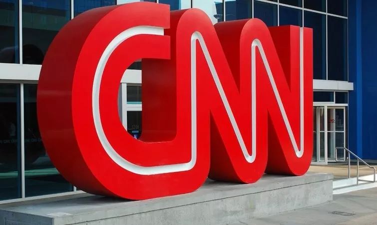 国际 正文 因为美国有线电视新闻网(cnn)记者欠39个在英国遇难者的图片