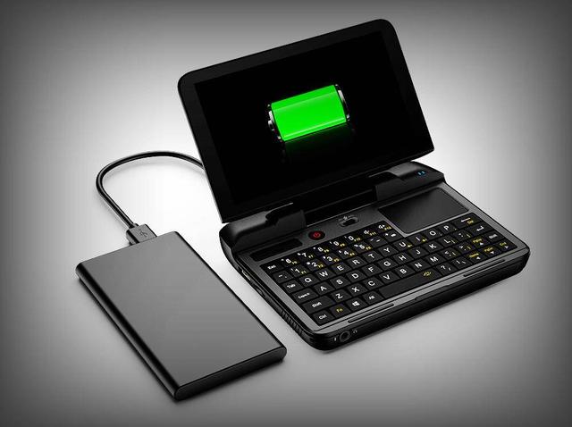 迷你电脑变身掌上游戏机,歪果仁的创意不得不服