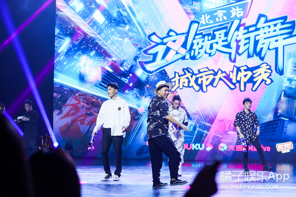 我看到真的男粉了，还是声音很大的那种…