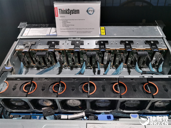 AMD二代霄龙秀肌肉：庞大软硬件生态集中演示