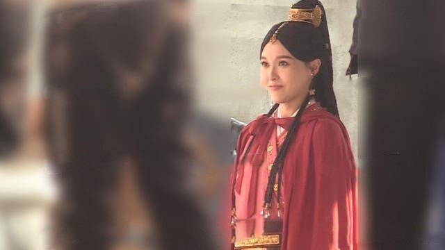 唐嫣孕肚太明显！古装扮相小腹凸出，身型如六月怀胎