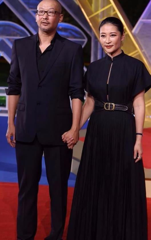 「一床情书」比起管虎跟马伊琍同台，更尴尬的是杨幂四位绯闻男友都来了金鸡奖