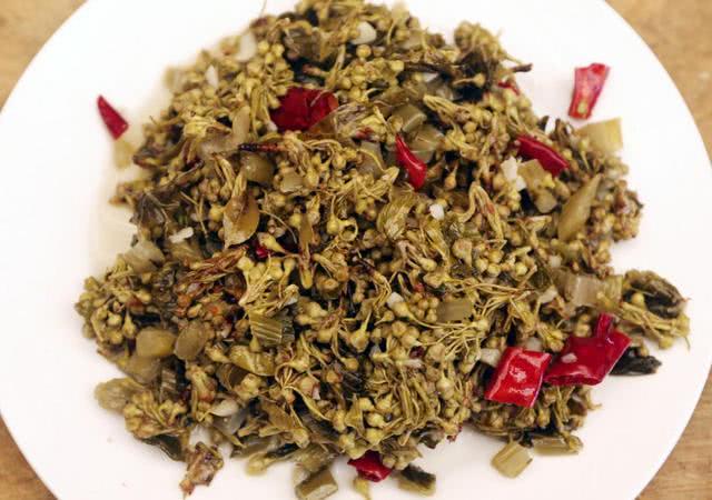 云南人用鲜花做成美食菜，好看又好吃