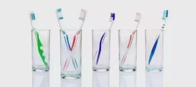 厕所门应该常开着还是关上？很多人都做错了