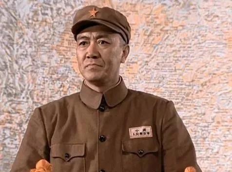 「文艺圈」时隔14年，《亮剑》的这些细节依旧让人热泪盈眶