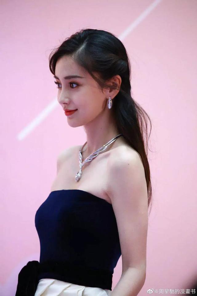 章若楠素颜生图曝光,头脸好小连粉都没涂,但这个头身比咋回事?