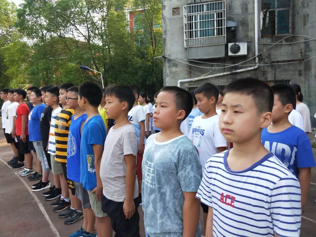 安乡县深柳中学2019级七年级新生入学教育活动