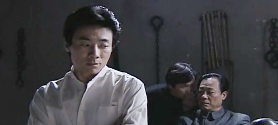 "潜伏"中的演技派吴站长,接到一个电话表演的太传神了!