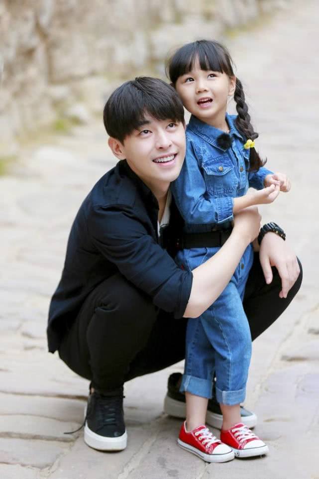 韩国粉丝入坑中国已婚男星,网友发现竟然是邓