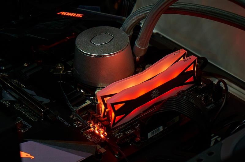 「驱动之家」变态的灯效与超频能力！威刚XPG龙耀D60G内存评测：699元碾压所有对手