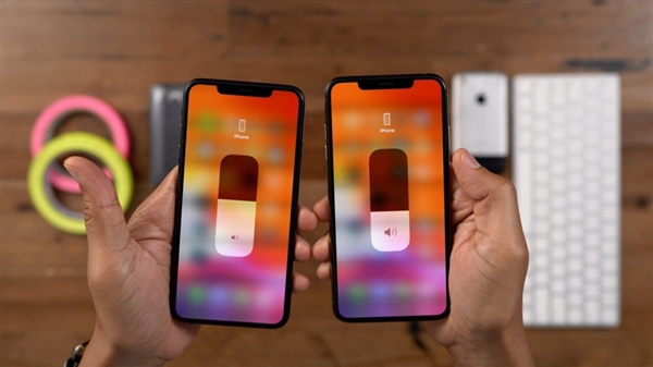 「驱动之家」iPhone 11系列发布之后常程晒图：联想Z6系列＞iPhone 11系列