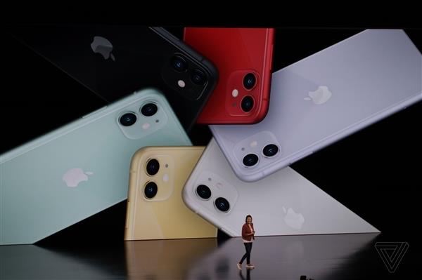苹果iPhone 11手机亮相 ：刘海依旧 升级双摄