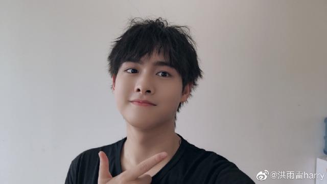 可言可萌的羊毛卷造型,易烊千玺蔡徐坤洪雨雷等你来认领