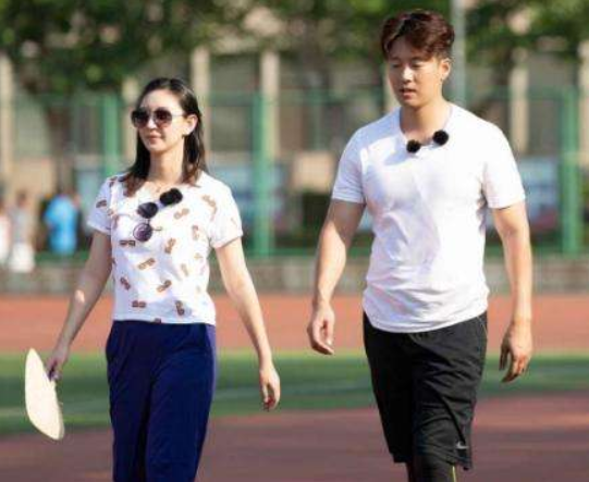 「一床情书」搞事情？唐一菲参加《妻子3》，前妻姚晨预定热搜？