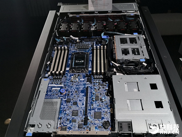 AMD二代霄龙秀肌肉：庞大软硬件生态集中演示