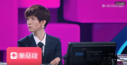 「不八卦会死星人」李少红撅嘴直接反驳，郭敬明被打击满脸尴尬