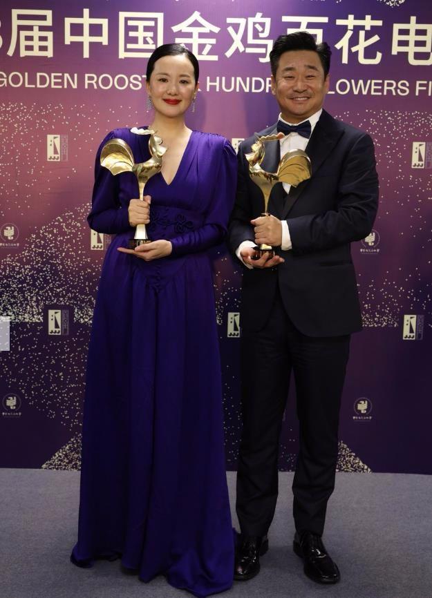 「一床情书」扒扒金鸡奖那些有故事的同框，胡歌霍建华重聚，李易峰陈伟霆合唱