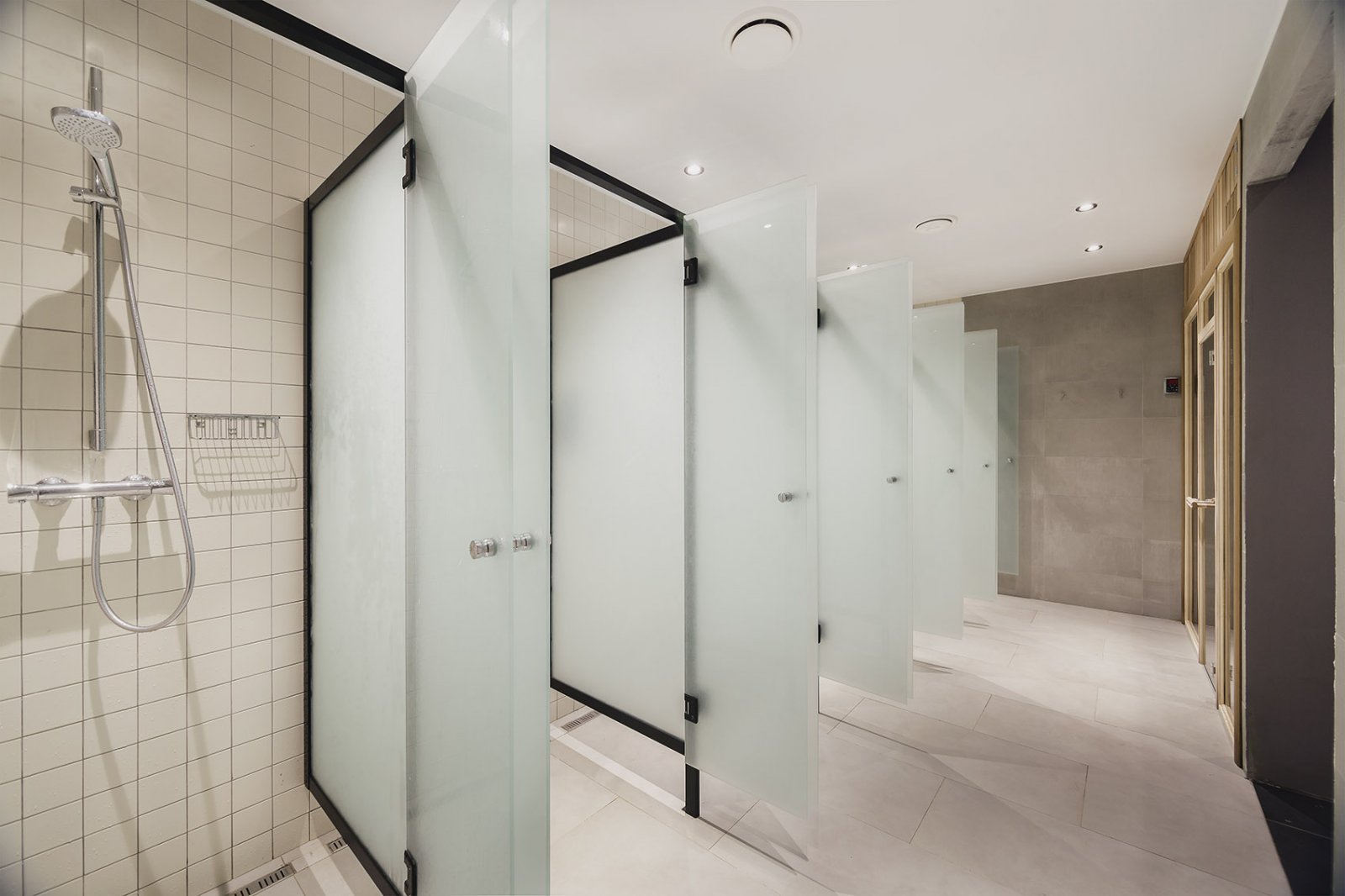 淋浴房怎样做隔断 卫生间淋浴房玻璃做磨砂效果好吗,行业资讯-中玻网