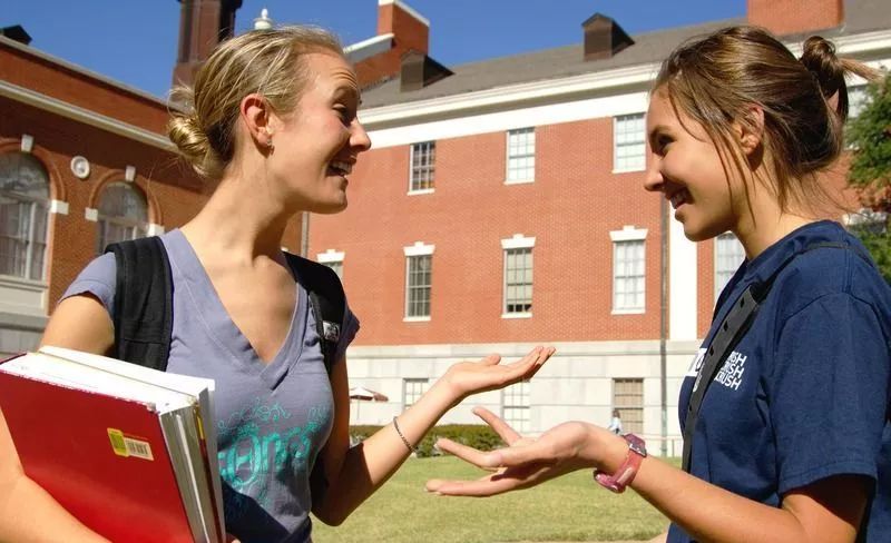 去英国留学可以申请哪几类奖学金(英国本科留学奖学金)