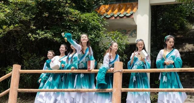 观音山:千古婵娟邀明月,中秋游园待君来