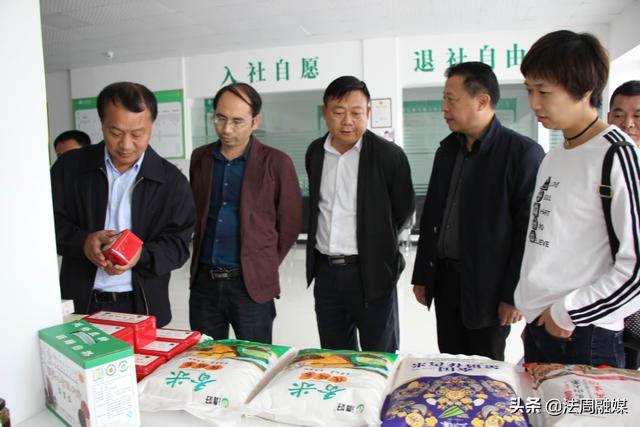 派驻市商务局纪检组长李寿喜一行7人专程来澧实地考察项目申报企业,县