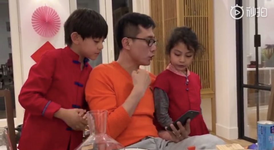 混血子女颜值高，刘烨自夸：随我！
