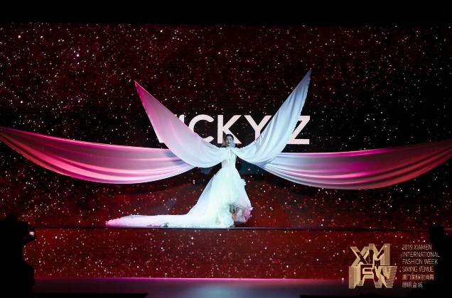 2019厦门国际时尚周思明会场 VICKYZ 许馨尹·美丽鸟