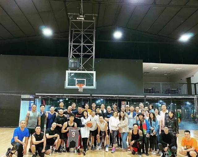 【熊猫娱乐】高以翔追思会温暖感人，高爸高妈互相搀扶，葬礼全流程曝光