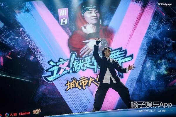 我看到真的男粉了，还是声音很大的那种…