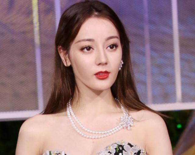 迪丽热巴金鸡红毯丢失一只耳环？被曝价值几十万编辑：奇趣网发布：2019-11-24 01:01:11