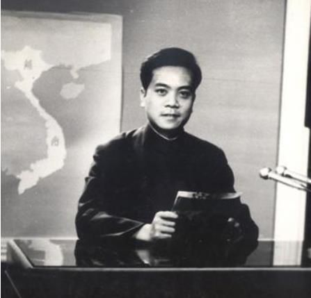 [一床情书]康辉20年前旧照帅到飞起！七大央视名嘴今昔对比，个个都是神颜