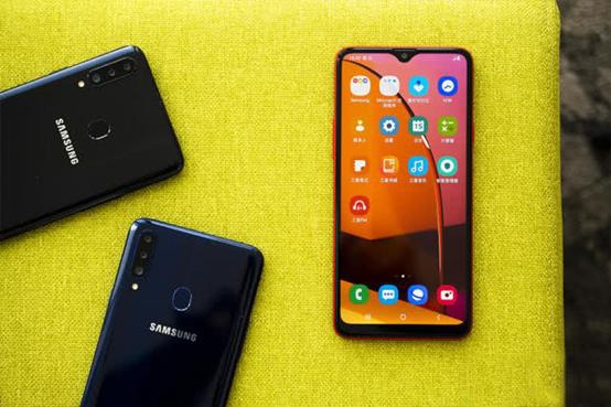 高颜值 后置三摄 三星galaxy a20s你值得拥有