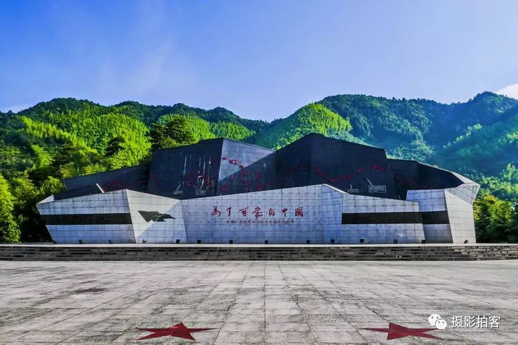 怀玉山为方志敏,邵式平等领导的赣东北革命根据地,2005年在怀玉山建