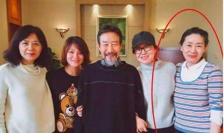 戏骨李雪健帅气儿子曝光，26岁学霸北电读研，被赞最低调星二代