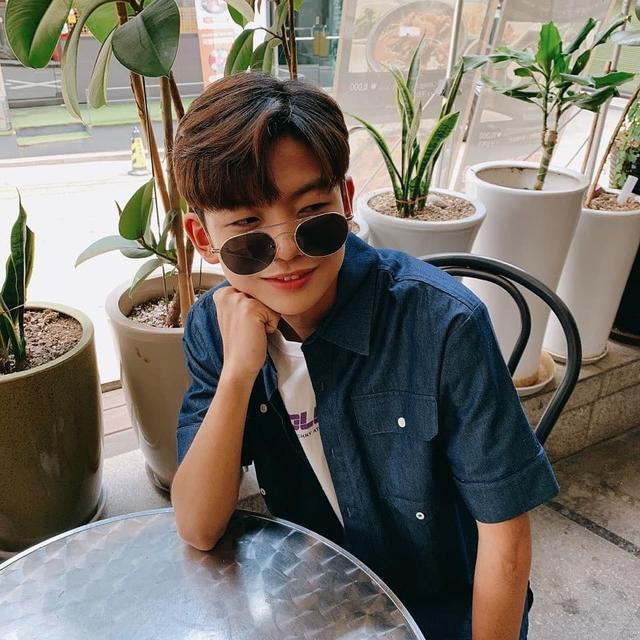 这位“亚洲最可爱的表情包弟弟”长大了!已是16岁美少年重返荧屏