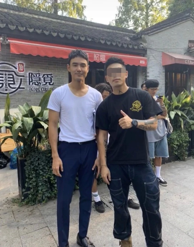 阮经天宋祖儿被曝“叔侄恋”后，又被网友拍到在餐厅单独约会？