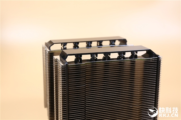玩家风暴阿萨辛3散热器图赏：7热管压制280W