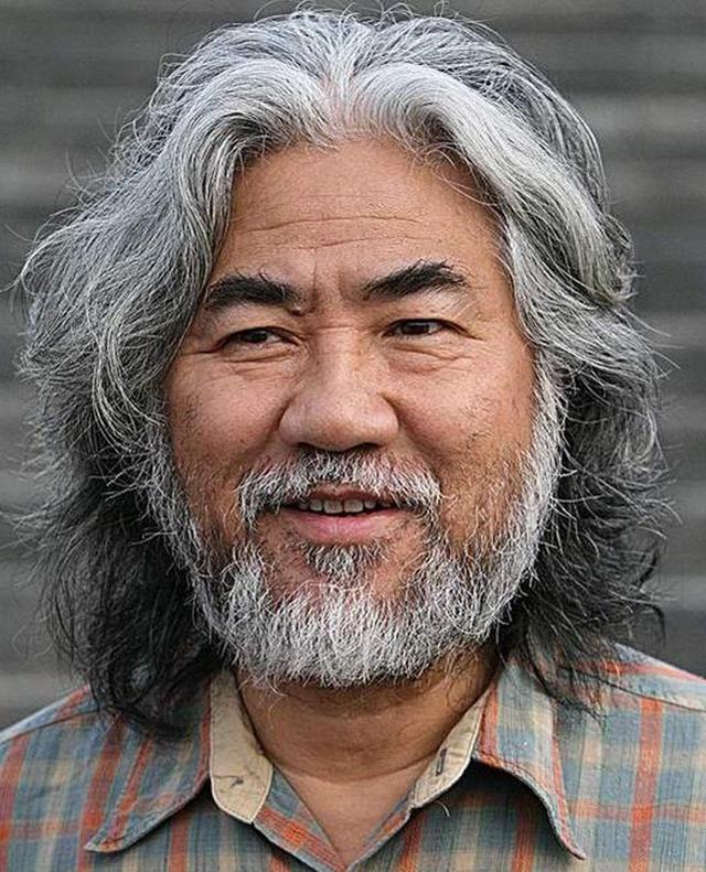身高1米的他演土地公公走红，跑龙套近30年，如今被迫淡出娱乐圈