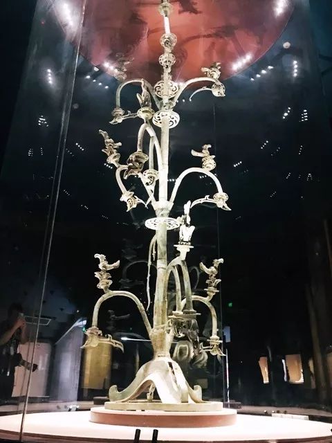 三星堆的国宝之一"通天神树"