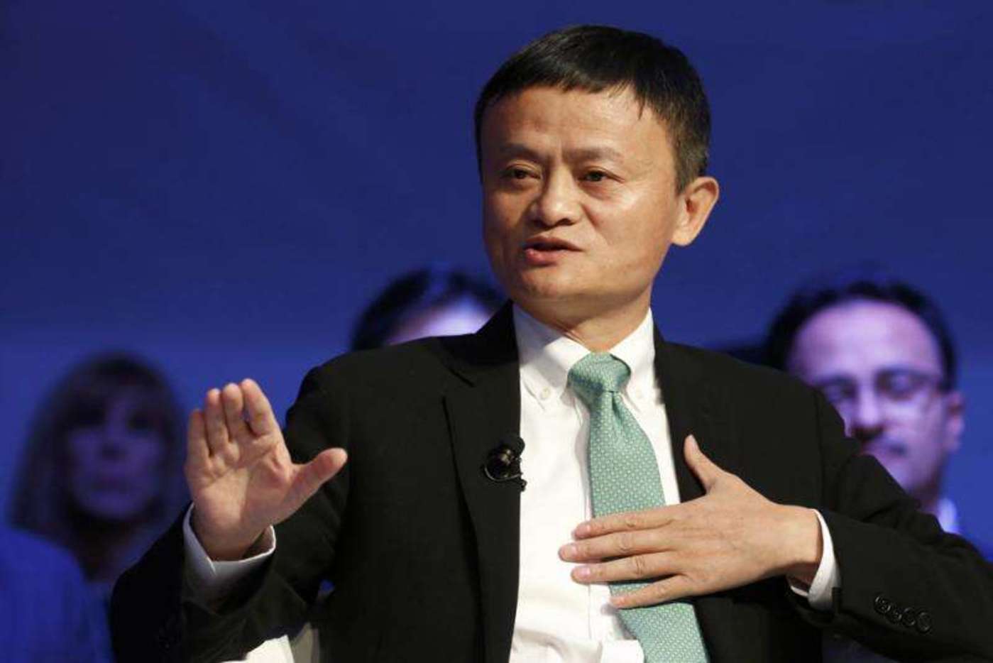 马云卸任演讲：阿里巴巴只是很多梦想中的一个，教育、环保、公益会持续做下去 | CEO说