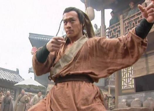 鲍国安对李雪健,祝延平对丁海峰,两版《水浒》人物对比