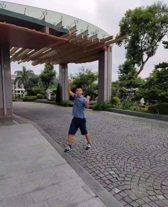 魅族是家族企业，黄章深夜回应：这是低级黑，不要装作不见就造谣