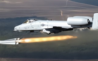 滥杀无辜，美军A-10攻击机在阿富汗用机炮扫射平民